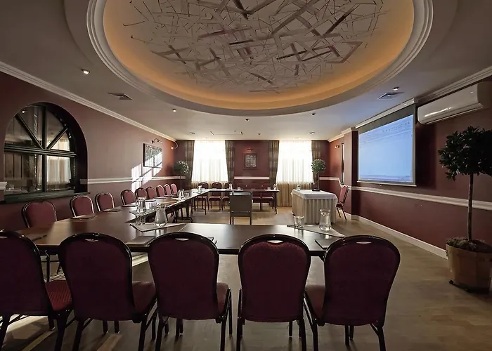 Warmia Park 酒店 4*